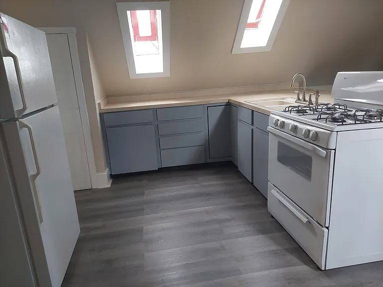 1343 Vine St #4 — Photo 5
