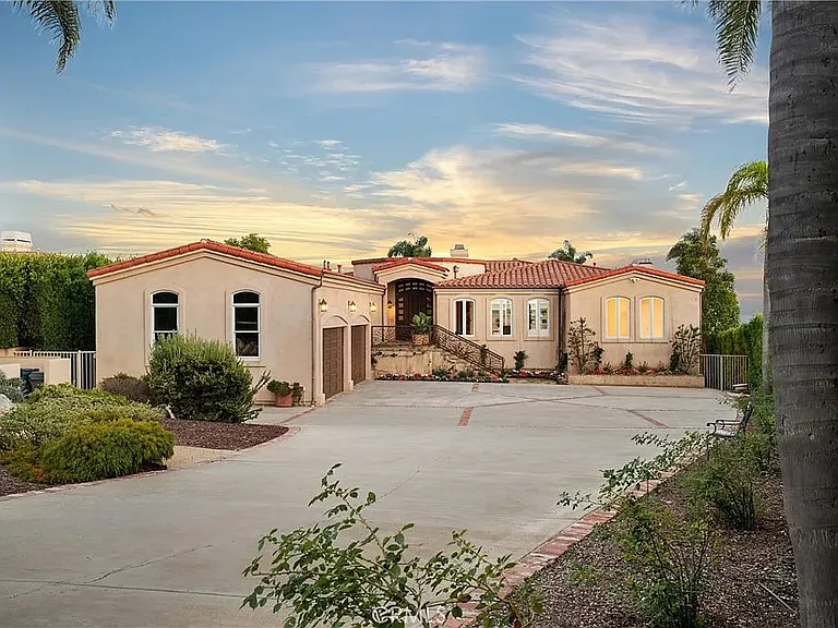 6600 Sea Cove Dr — Photo 1