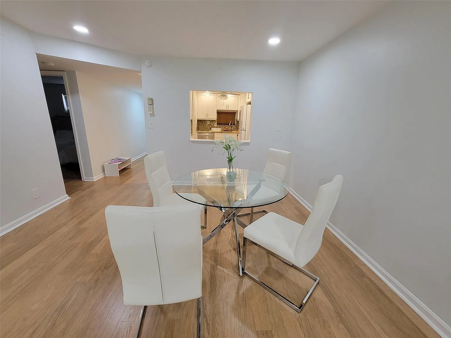 2 bed, 2.0 bath, 1170 sqft, $1,850 — Photo 3