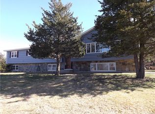 27 Monitor Hill Rd, Trumbull, CT 06611