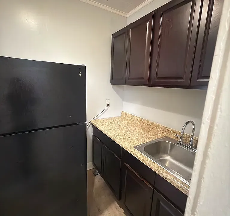 525 New Point Rd #5D