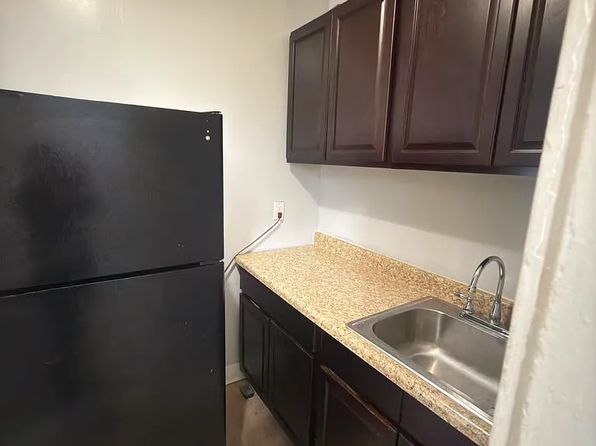 525 New Point Rd #5D