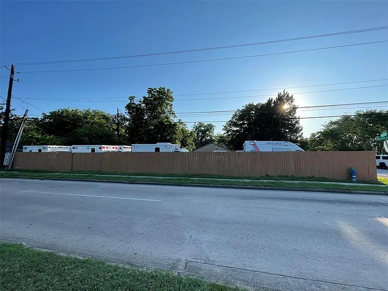 3638 Bloomfield St — Photo 4