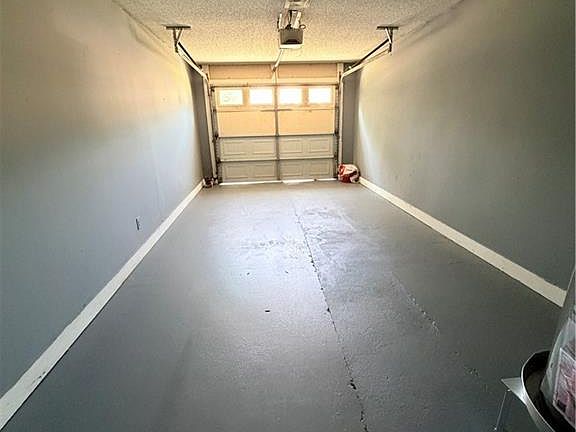 3rd image of 16 Brighton Ct