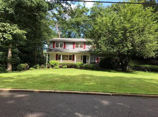 0681 Glendale Rd, Franklin Lakes, NJ 07417