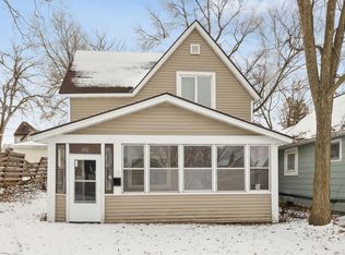 62 Geranium Ave W, Saint Paul, MN 55117