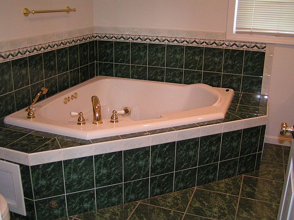 Master Bath Jacuzzi