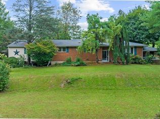 1042 Neffs Laurys Rd N, Laurys Station, PA 18059