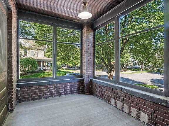 4th image of 918 Goodrich Ave #B
