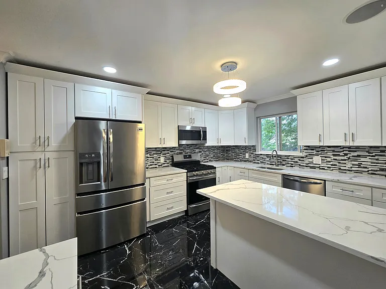 174 Palisade Ave #109 — Photo 11