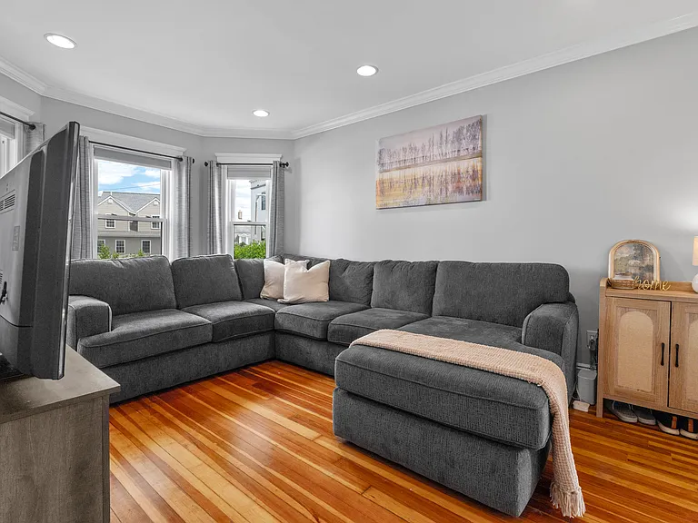 22 Buttonwood St #1 — Photo 5