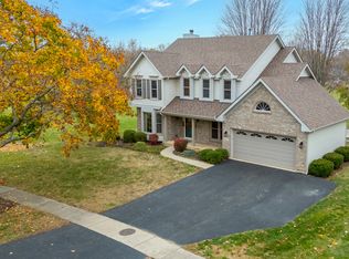 107 Nottingham Dr, Oswego, IL