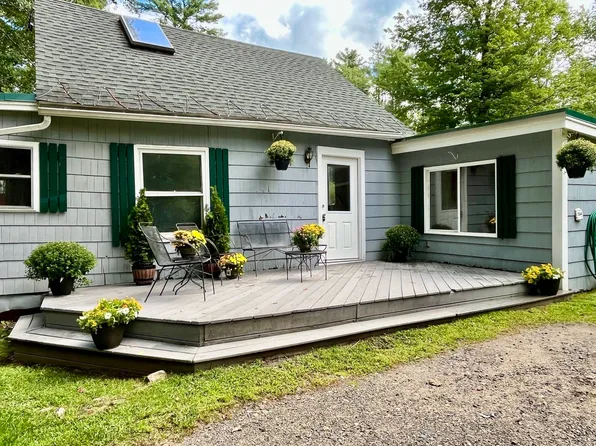 133 Lakeview Rd, Shutesbury, MA 01072
