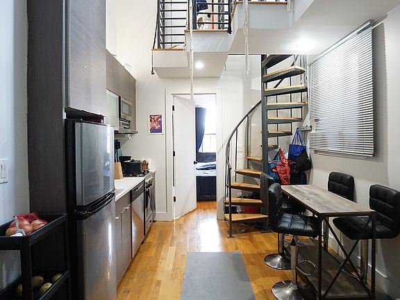 4th image of 336 Chauncey St APT 3D