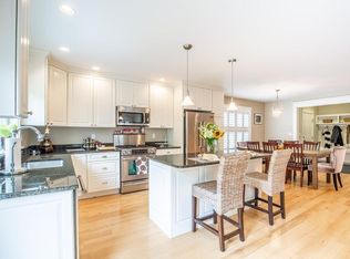 37 Ashland St #B, Newburyport, MA 01950