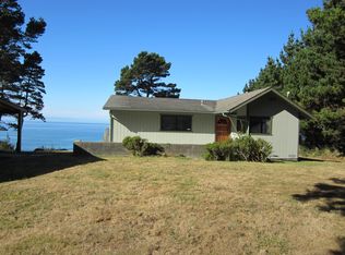 17338 W Blueberry Dr, Brookings, OR 97415