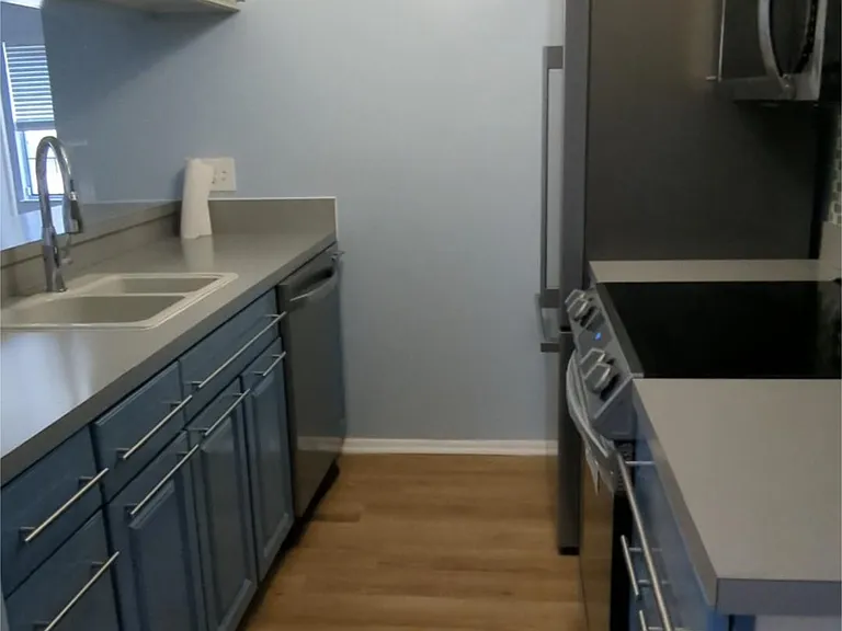 4120 Thalia Station Cir — Photo 6