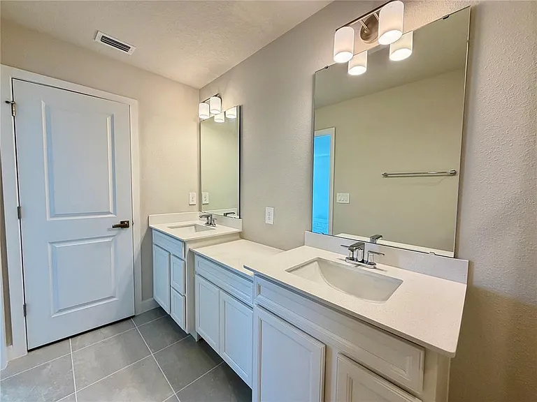 12326 Amber Creek Cir — Photo 32