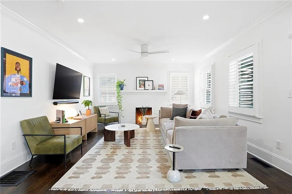 3 bed, 2.0 bath, 1658 sqft, $2,990 — Photo 3