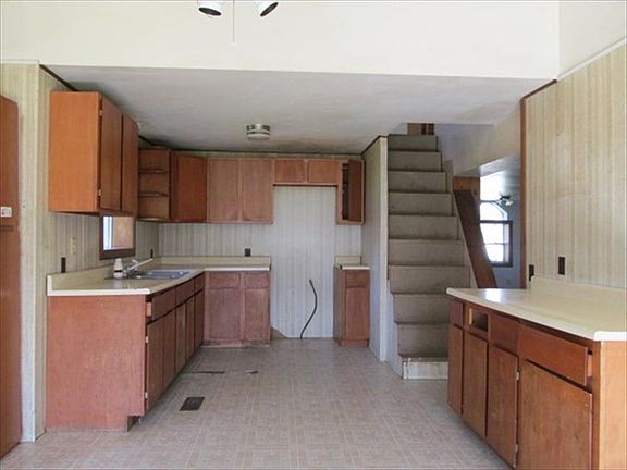 3rd image of 3031 Breckel Hwy