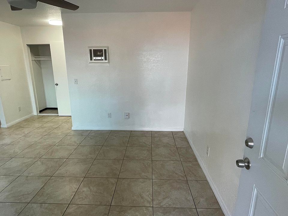 1st image of 229 20th St APT B
