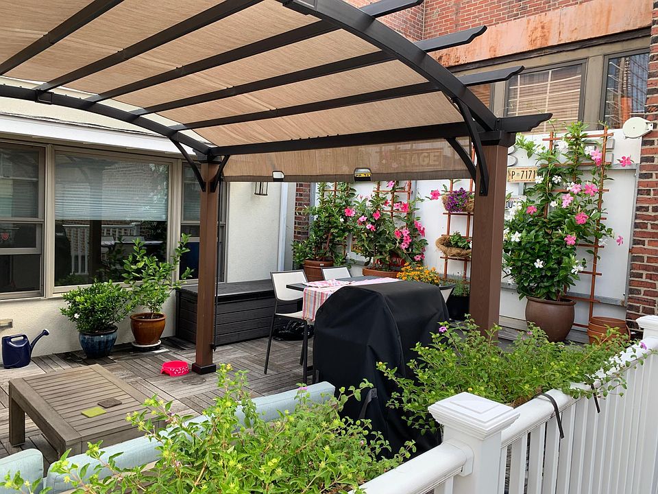 Furnished private rooftop deck with pergola!
