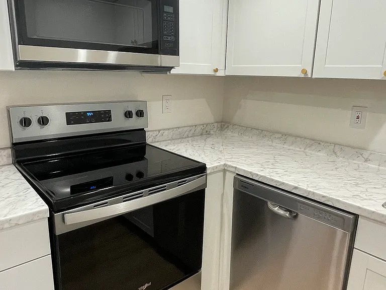 329 Lincoln St #303 — Photo 4