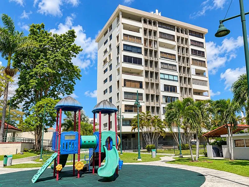 Cond Garden Hills Tower 15 Calle Miramonte Apt 201