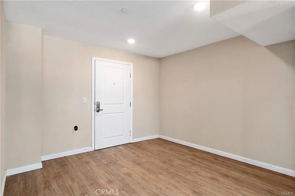 2 bed, 1212 sqft, $2,600 — Photo 2