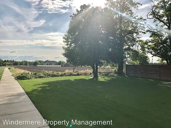 3rd image of 399 Eagle Crest Dr