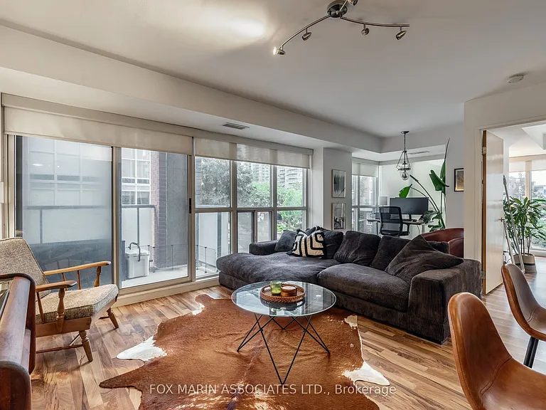 1005 King St W #207 — Photo 9