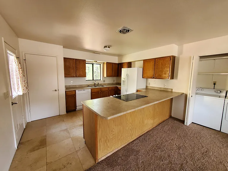 370 Fairway Oaks Dr #A — Photo 7