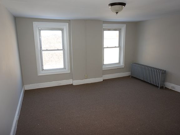 3rd image of 527 Green St Floor 2