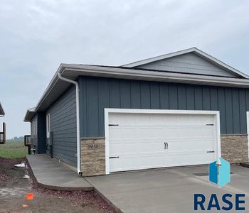 9649 W Tunis Dr, Sioux Falls, SD, 57106