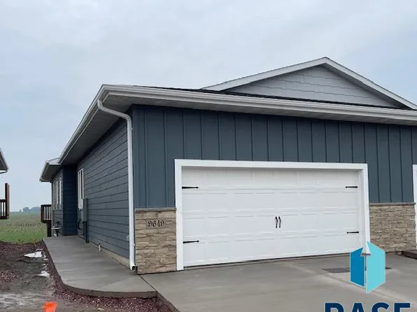 9649 W Tunis Dr, Sioux Falls, SD 57106