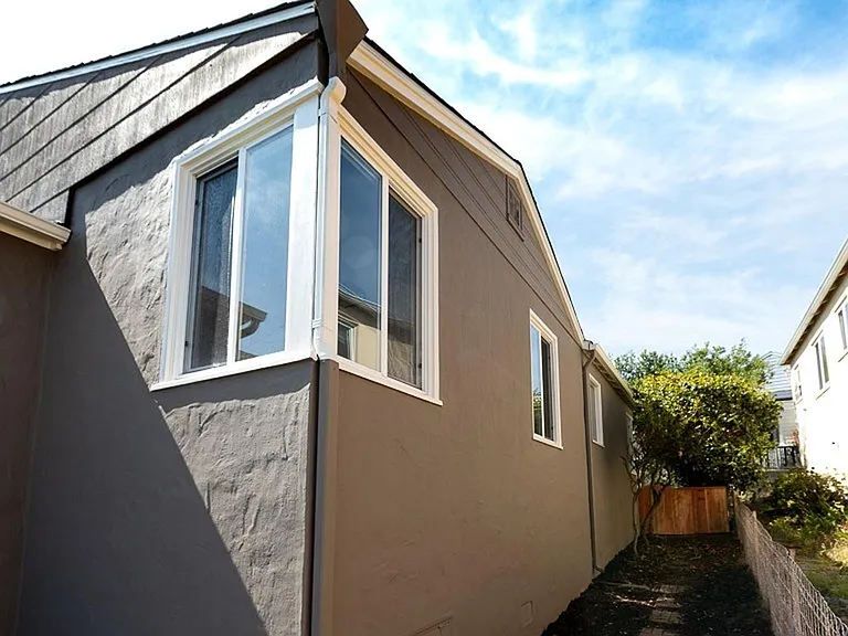25 Stratford Rd — Photo 3