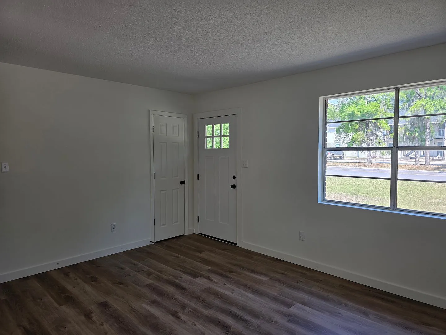 Newly Renovatedin Springfield! — Photo 2