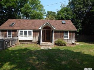 499 Montauk Hwy, East Moriches, NY 11940