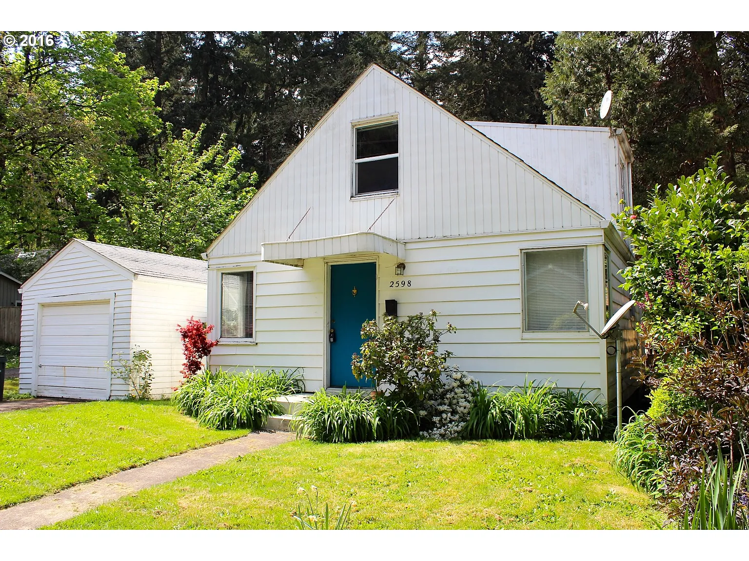 2598 Emerald St photo 1