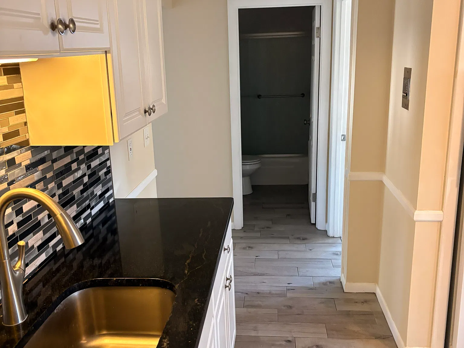 2 bed, 800 sqft, $1,275 — Photo 3