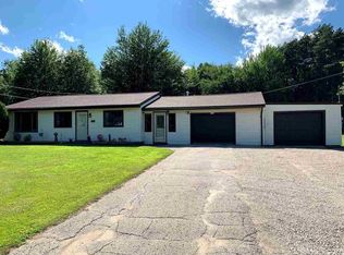 6715 M Rd, Escanaba, MI 49829