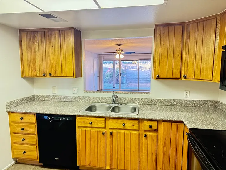 5126 E Monte Vista Rd — Photo 4
