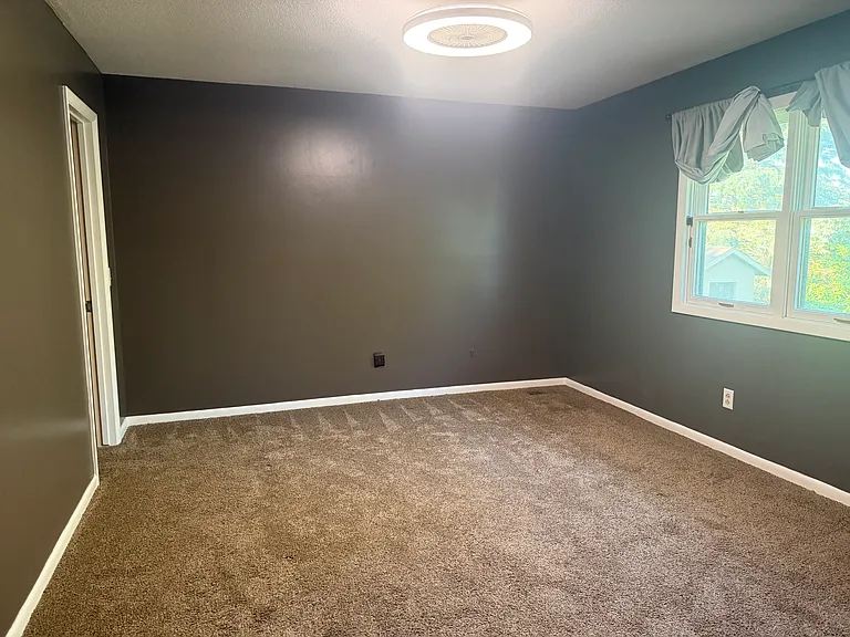 2405 Whitechapel Dr — Photo 13