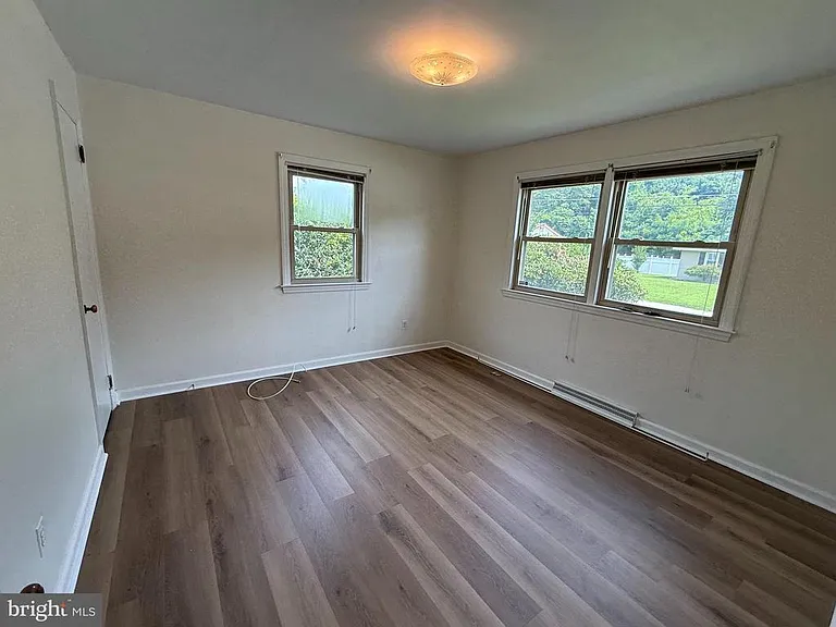 1236 Oak Ln — Photo 6