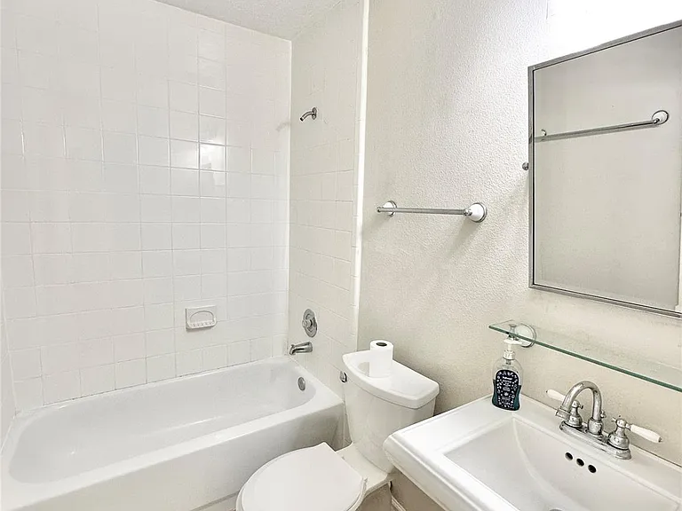 3907 Crystal Pass Ct — Photo 16