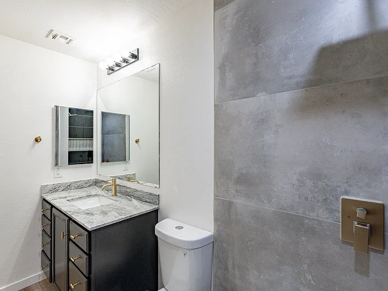 2225 E Sunland Ave — Photo 22