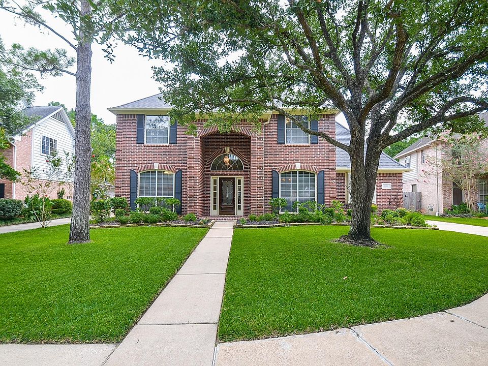 1st image of 1911 Crescent Common Dr