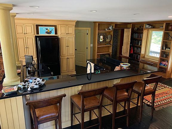 Central Kitchen 3 side Bar