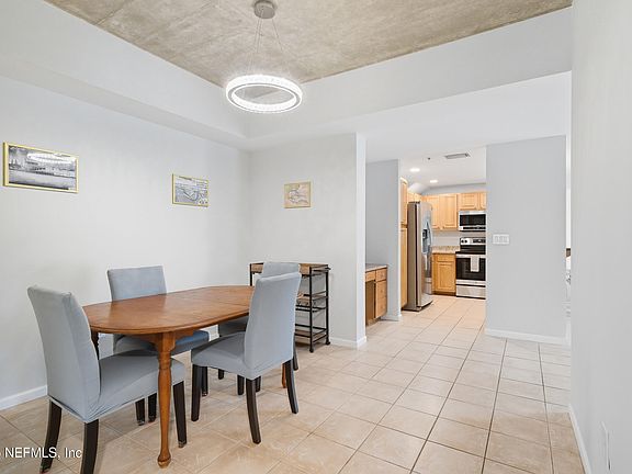 5th image of 4000 GRANDE VISTA Boulevard #15-136