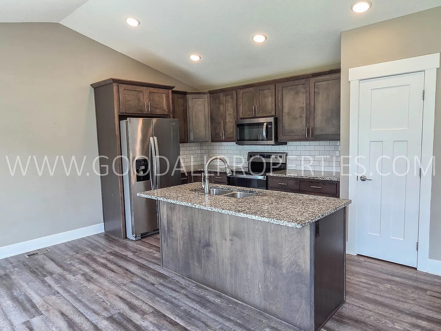 Spacious 4-Bedroom Clive Ranch with Finished Basement & 3-Car Garage — Photo 2